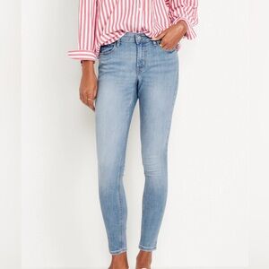 OLD NAVY Super-Skinny/Mid-Rise  Distressed Jeans/size 4
